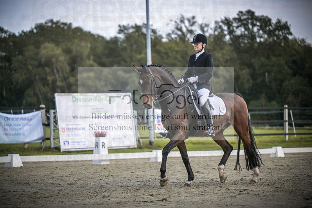 DOS_0499 | Entdecke hochwertige Reitturnierfotos von Foto Oger. Professionell, emotional und authentisch – jetzt Lieblingsmomente im Shop bestellen.Deutschlandweite Turnierfotografie. - Realisiert mit Pictrs.com