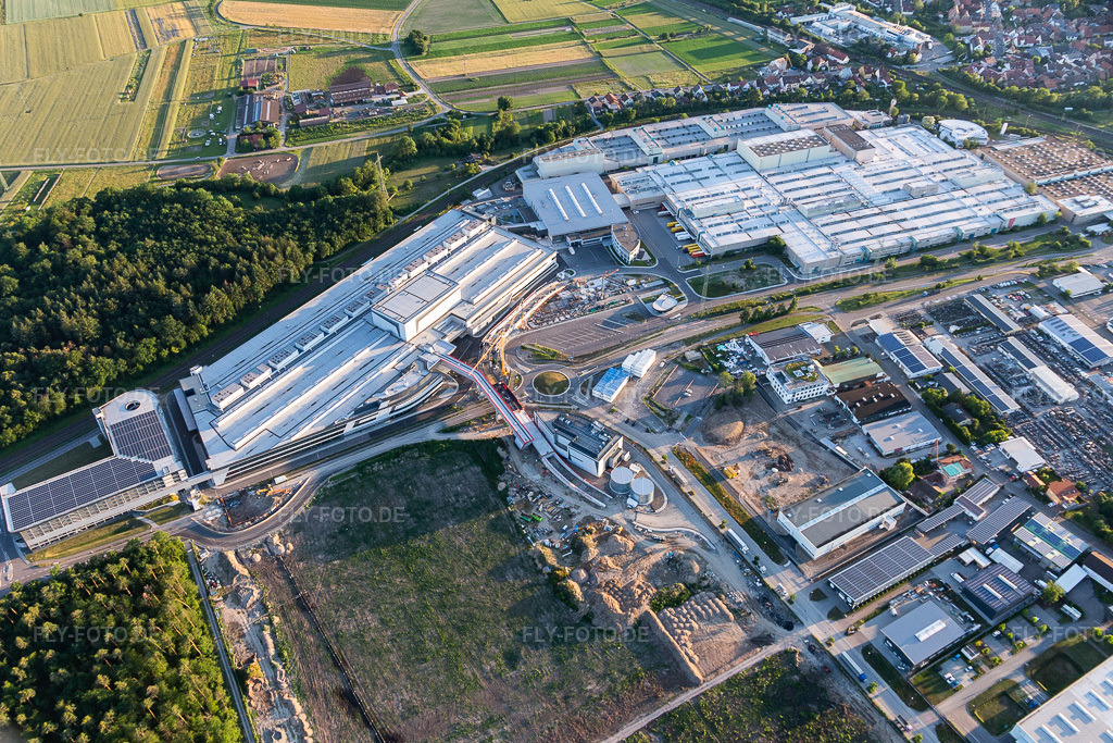 Luftbild: SEW Eurodrive im Ortsteil Graben in Graben-Neudorf im Bundesland Baden-Württemberg in Deutschland. Foto: IMG_115320.jpg vom 13.06.2019 durch Werner Riehm/FLY-FOTO.de
