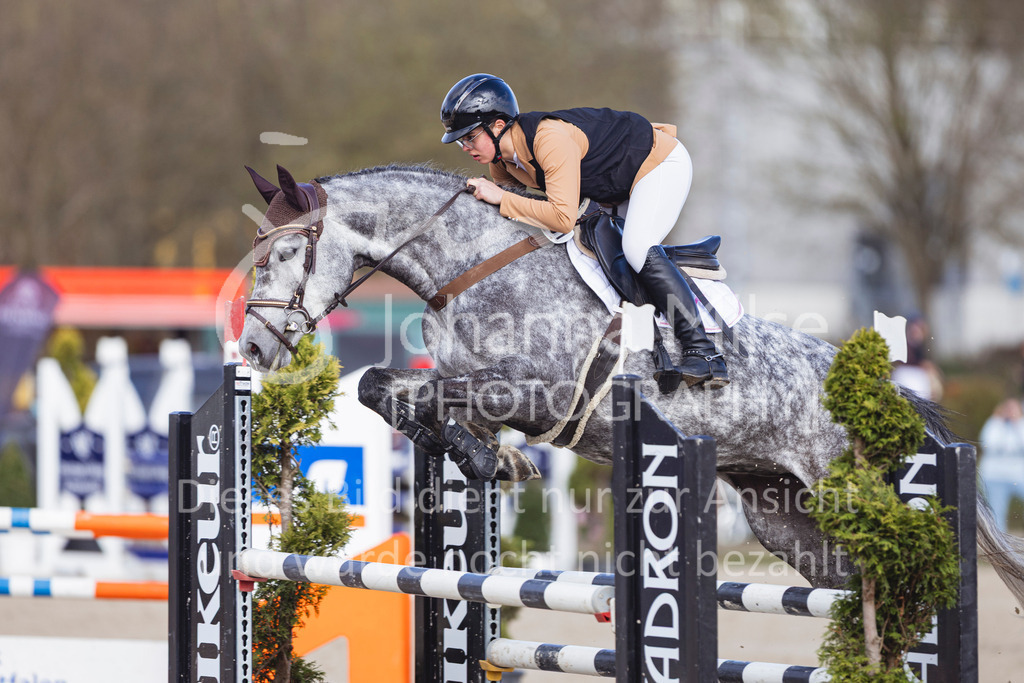 260404_Fruehlingsfest_SprPf-L-248 | Deine schönsten Turniermomente als professionelle Fotos! Entdecke hochwertige Pferdesport-Fotografie im Online-Shop. Jetzt Fotos finden & bestellen!