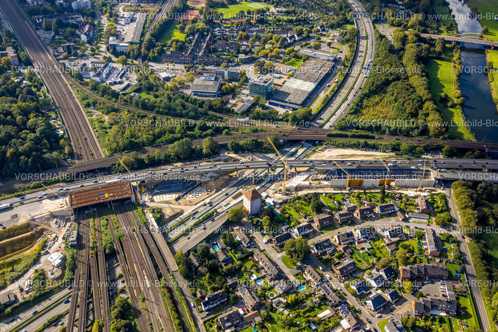 Duisburg241004498 | Luftbild, Großbaustelle Autobahnkreuz Kaiserberg der Autobahnen A40 und A3, Autobahnbrücken und Eisenbahnbrücken, Duissern, Duisburg, Ruhrgebiet, Nordrhein-Westfalen, Deutschland