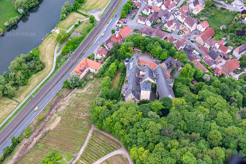 Luftbild: Schloss Mainberg im Ortsteil Mainberg in Schonungen im Bundesland Bayern in Deutschland. Foto: IMG_079114.jpg vom 15.05.2015 durch Werner Riehm/FLY-FOTO.de