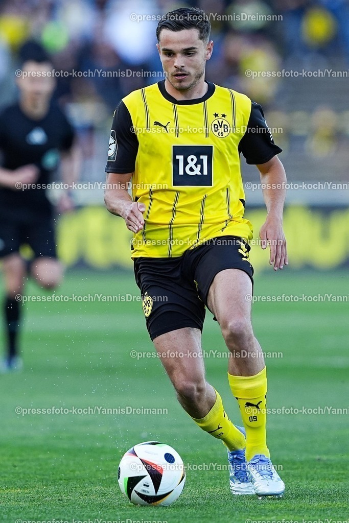 xYDR09052501052 | 09.05.2025, xydrx, Fußball, Borussia Dortmund II - VFB Stuttgart II, 3.Liga, Stadion Rote Erde, Saison 2024 2025: Kjell Waetjen (Borussia Dortmund II #38) DFB regulations prohibit any use of photographs as image sequences and or quasi-video.
