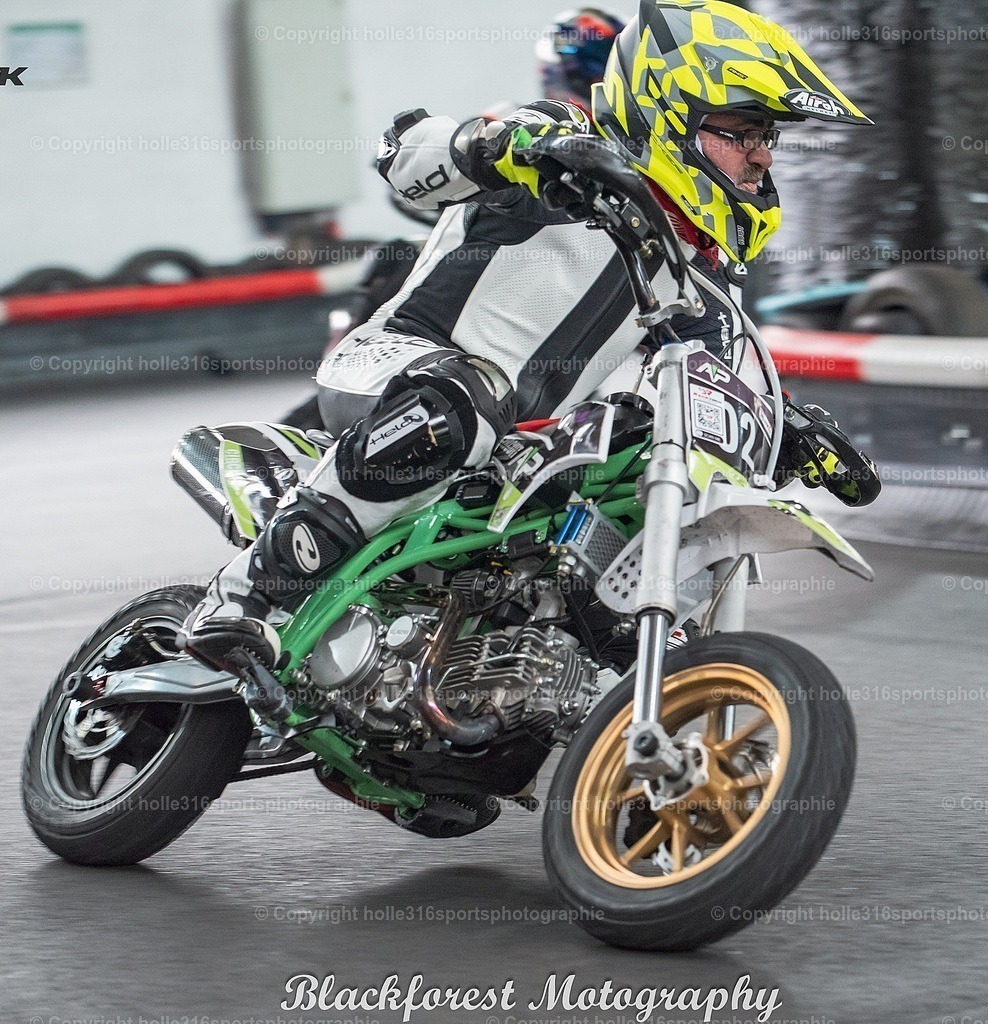 17_11_24racetrck.1108-7 | Sportfotografie , Motorsport, Motoross, Reitsport, Mointainbike, Enduro,
Landschaft , Outdoor, Eventfotografie, Landschaft, Bilder online bestellen - Realisiert mit Pictrs.com