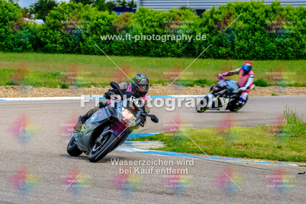 MotoTeam-9132 | Hier findet Ihr Bilder von Touristenfahrten auf der Nürburgring Nordschleife oder von anderen Veranstaltungen die ich besucht habe. Viel Spass beim Durch Schauen 