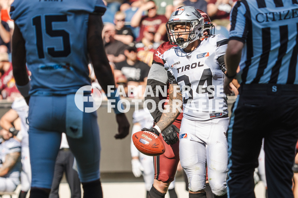GER Rhein Fire vs. Raiders Tirol, Football, European League of Football, Spieltag 12, Saison 2025, 10.08.2025 | GER Rhein Fire vs. Raiders Tirol, Football, European League of Football, Spieltag 12, Saison 2025, 10.08.2025Foto: Fabian Friese - Realisiert mit Pictrs.com