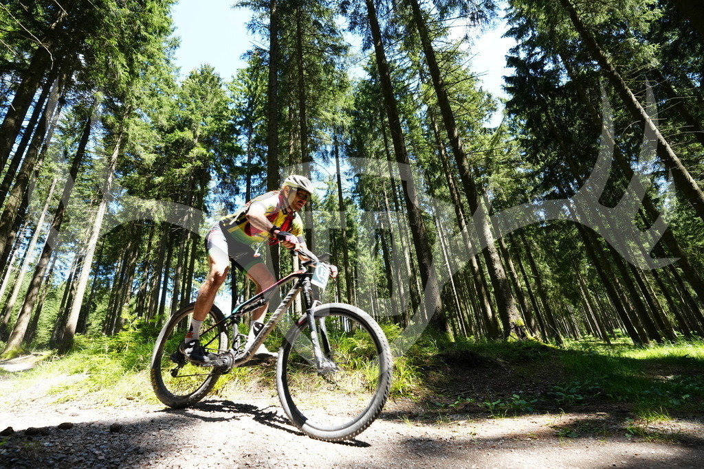 FC100663 | Fotogalerie der Treibjagd im Dunkelwald - Dein MTB Etappenrennen im Erzgebirge - Realisiert mit Pictrs.com