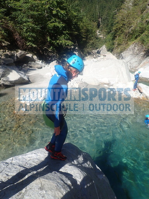 PC020019 | Bestelle die Bilder deines Berg- oder Wasser-Abenteuers mit Mountain Sports bequem von zu Hause aus direkt über unseren Online Fotoshop von pictrs.com. - Realisiert mit Pictrs.com