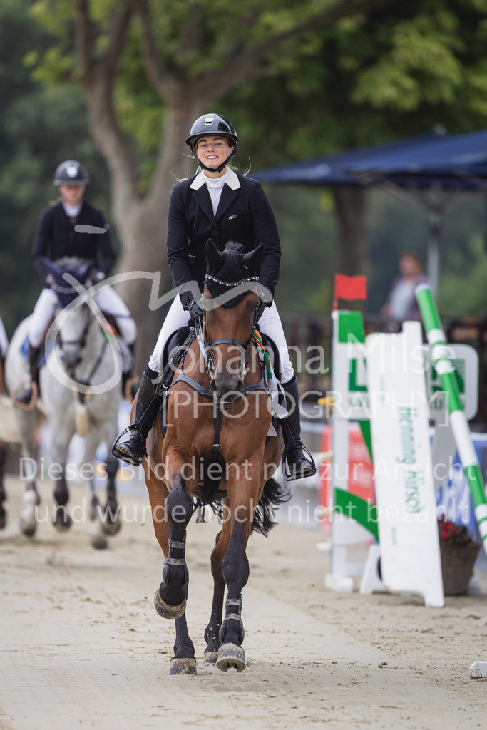 230730_BHO_M2-Spr_1-462 | Deine schönsten Turniermomente als professionelle Fotos! Entdecke hochwertige Pferdesport-Fotografie im Online-Shop. Jetzt Fotos finden & bestellen!