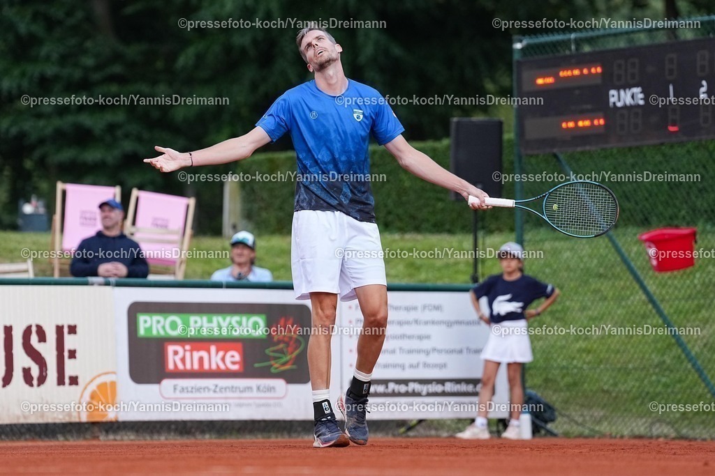 xYDR11072501112 | 11.07.2025, xydrx, Köln, Tennis, 1.Bundesliga Herren, Kölner THC Stadion Rot-Weiss 1 - TC Bredeney 1, Tennisanlage Olympiaweg: Mats Moraing (TC Bredeney 1) ärgert sich