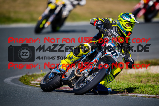 MaZZes_FotoMatrix_220904_7227 | S4