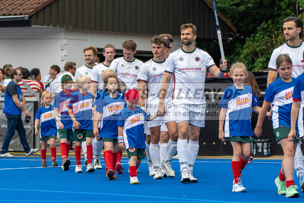 Final4_20250601-1332-HK108489 | Krefeld, Deutschland, 01.06.2025:  Feldhockey Final4 2025 – „Deutsche Feldhockey-Meisterschaften 2025“ Crefelder HTC - Rot-Weiss Köln (Finale Herren) im Gerd-Wellen-Hockeyanlage am 01.06.2025 in Krefeld, Deutschland. (Foto von Kramhöller/Fehrmann/Kaste)Krefeld, Germany, 01.06.2025: Feldhockey Final4 2025 – „Deutsche Feldhockey-Meisterschaften 2025“ Harvestehuder HTC - Düsseldorfer HC (Finale Damen) in Gerd-Wellen-Hockeyanlage at 01.06.2025 in Krefeld, Deutschland. (Foto from Kramhöller/Fehrmann/Kaste)