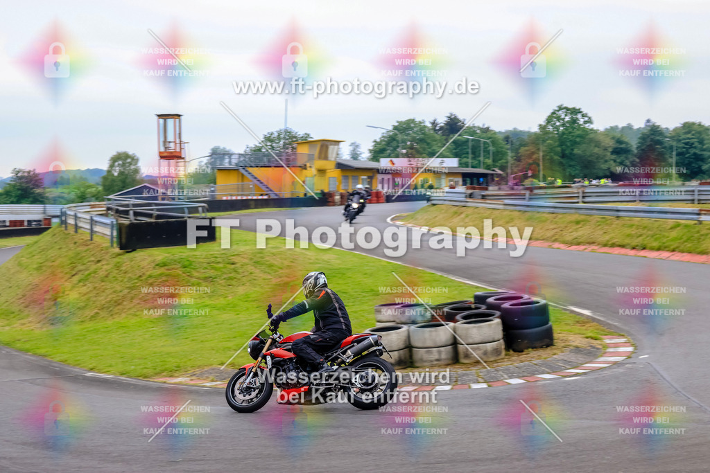 OBK-5854 | Hier findet Ihr Bilder von Touristenfahrten auf der Nürburgring Nordschleife oder von anderen Veranstaltungen die ich besucht habe. Viel Spass beim Durch Schauen 