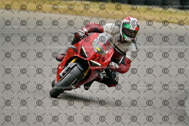 25bt05-0781 | markuskiefer.com - Realisiert mit Pictrs.com