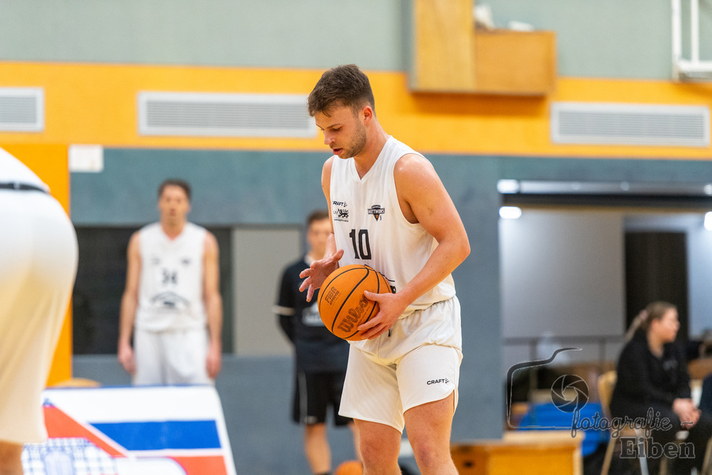 Wattworms Edewecht-Lions Ofenerdiek | Wattworms Edewecht (weiß)-Lions Ofenerdiek (blau) am 22.02.2026 in Edewecht (Heinz-zur-Jührden-Halle); Photo: Philip Eiben 2025 - Realisiert mit Pictrs.com
