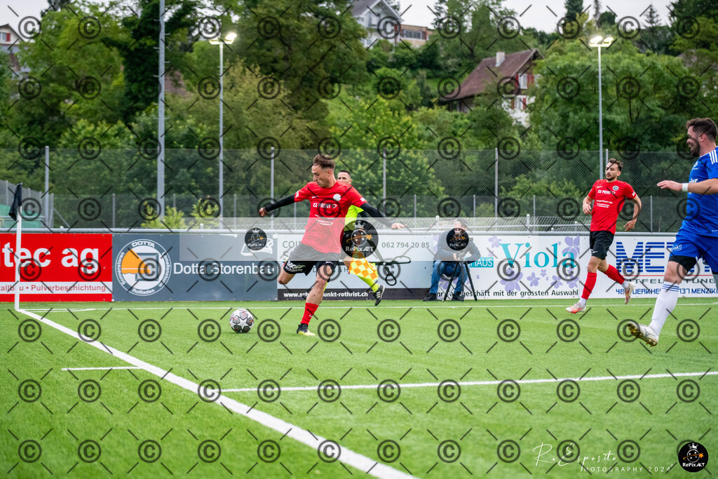 20240611_FC-Rothrist 1-Final_296 | Sport und Naturfotografie von Roberto Esposito zeigt echte Momente Bewegung und die Schönheit der Natur. Ausdrucksstarke Bilder schaffen Emotionen.