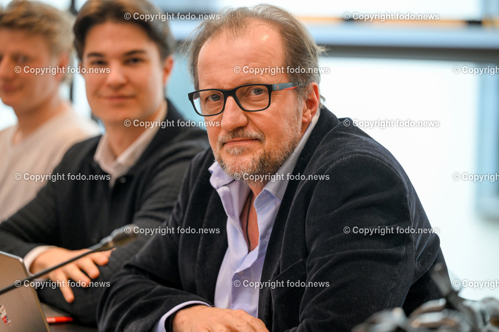 Gemeinderatsitzung Linz_ Altes Rathaus_ 21.03.2024-21 | 21.03.2024, Altes Rathaus Linz, AUT, Gemeinderatsitzung, im Bild Georg Redlhammer (Neos)