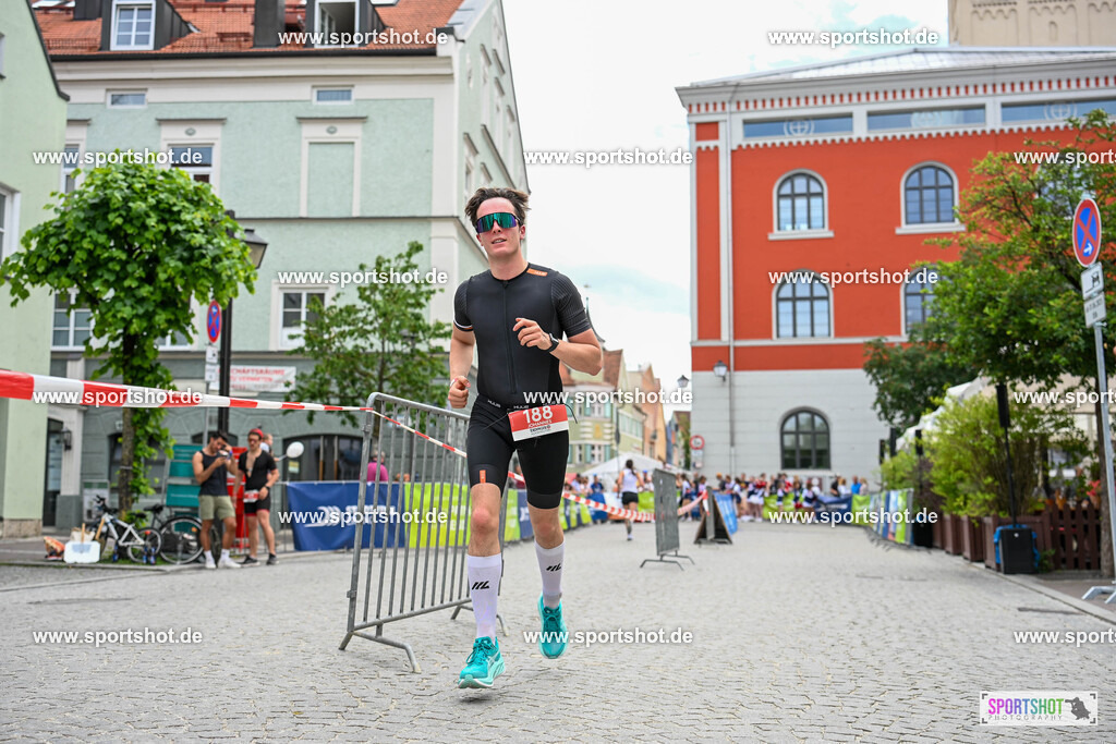 SZI_8126 | Stadttriathlon Erding 2025. #yourpictrs #sportshot_your_pictrs @Sportshotphotography #stadttriathlonerding Copyright: www.sportshot.de