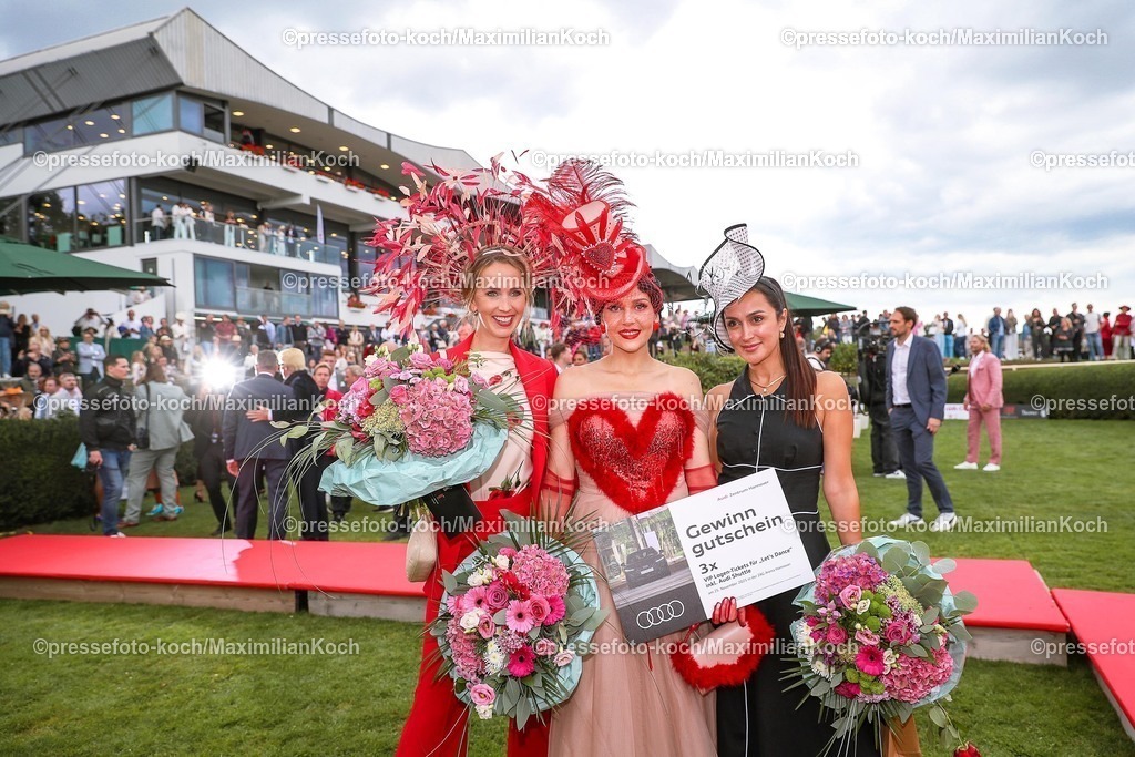 HanPromi24082500052 | 2025.08.24, Promis beim Audi-Ascot-Renntag auf der Galopprennbahn Neue Bult in Hannover. Die Gäste genießen die elegante Atmosphäre beim Pferderennen. Die Siegerin im Lady Elegance Hutwettbewerb Pauline Stolze zusammen mit Christina Grass (Influencerin, links, Zweitplatzierte), Schlagersänger Heino ( orig. Heinz Georg Kramm, Musiker) und Behnush Martinez (Fotografin, drittplatzierte, rechts)