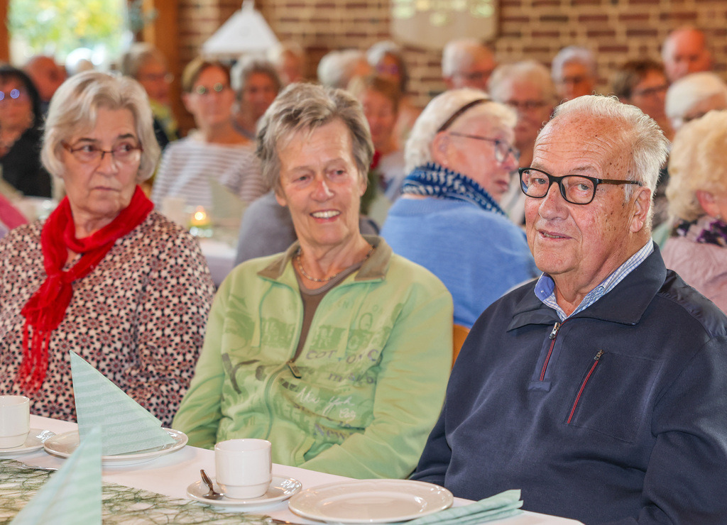 top-top.de-251112-015 | Foto, Video, Fotografie, Videografie, Fotobox, DJ, Discjockey, Musik, Musikbox, Veranstaltung, Photobooth, Amazon, Ebay, Buchtipp, Bestseller, Autor, Verlag, Buch, Wesel, Hamminkeln, NRW, Dinslaken, Rees, Drohne, Hochzeit, Party, Fotobox, Wesel, Fotograf