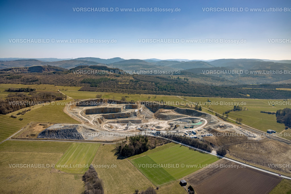 Brilon220303256 | Luftbild, Steinbruch Galmeistraße, Brilon, Sauerland, Nordrhein-Westfalen, Deutschland