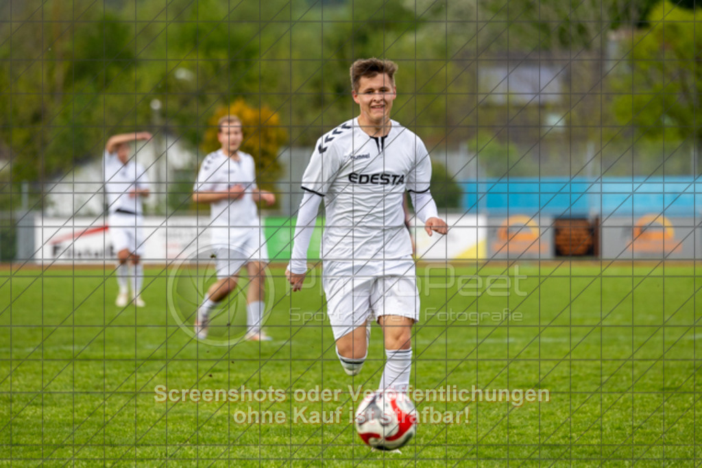 20250426_172550_0585 | #, SGM 1.FC Donzdorf/Reichenbach (weiß) vs. SGM FV 08 Unterkochen (blau), Fussball, A-Junioren Regionenstaffel Mitte 3 - WfV, Saison 2024/2025, Rasenplatz, Lautertal Stadion, Süßener Straße 16, 73072 Donzdorf, 26.04.2025 - 16:00 Uhr,Foto: PhotoPeet-Sportfotografie/Peter Harich