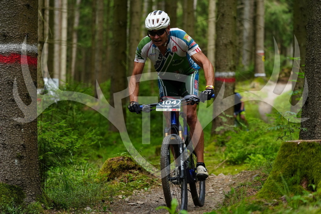 FC100204 | Fotogalerie der Treibjagd im Dunkelwald - Dein MTB Etappenrennen im Erzgebirge - Realisiert mit Pictrs.com