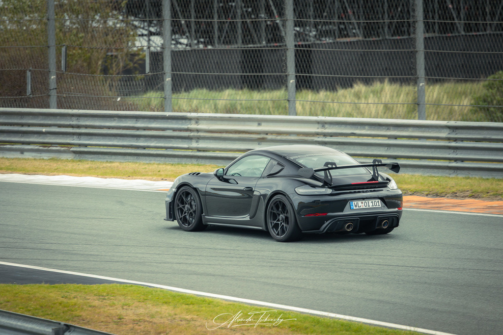 R6AT1141 _Alexander Tschuncky | Entdecken Sie die faszinierende Welt von Alexander Tschuncky Arts: Kreative Fotografie, atemberaubende Automobilkunst und hochwertiger Bilderdruck. Lassen Sie sich inspirieren! - Realisiert mit Pictrs.com