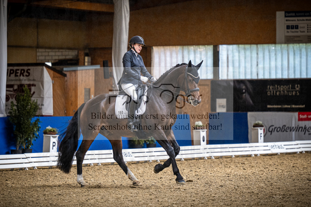DOS_2360 | Entdecke hochwertige Reitturnierfotos von Foto Oger. Professionell, emotional und authentisch – jetzt Lieblingsmomente im Shop bestellen.Deutschlandweite Turnierfotografie. - Realisiert mit Pictrs.com
