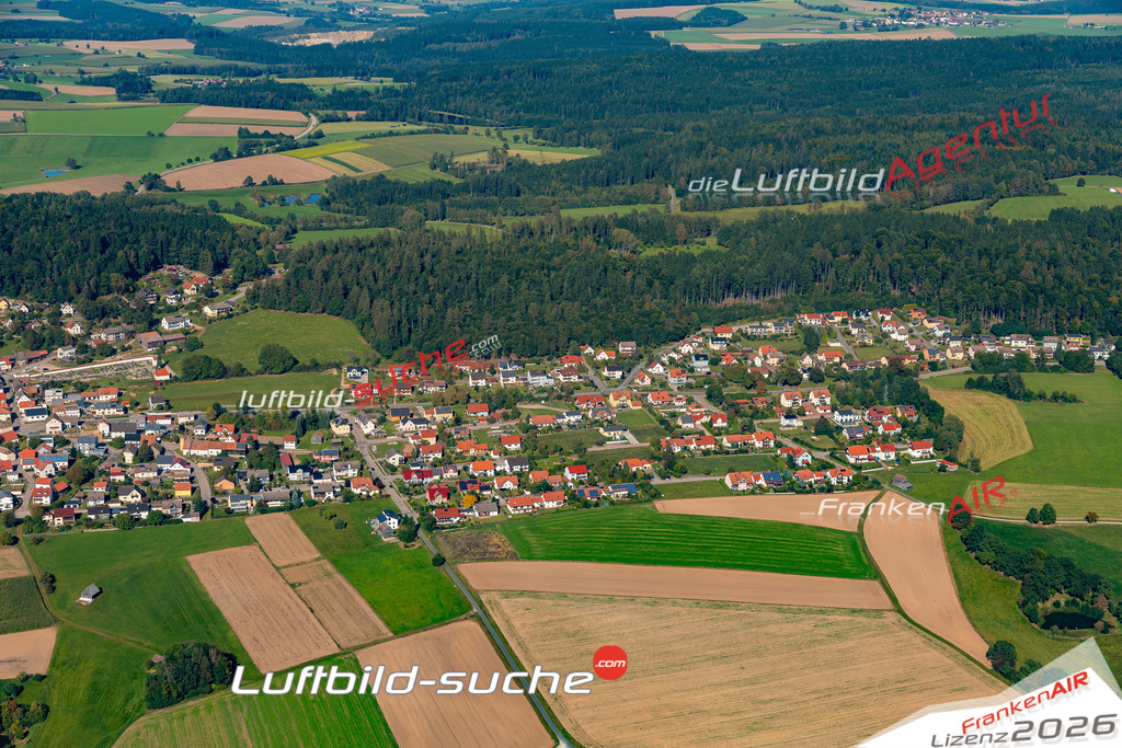 Das Luftbild der Stadt Tännesberg wurde 2021 vom Flugzeug heraus erstellt (keine Drohne) Aufnahmehöhe ca.450 Meter- hohe Bildauflösung und Druck-Qualität garantiert!
