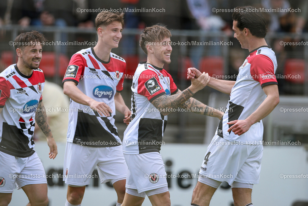 Koe3Liga27042401030 | 27.04.2024, Köln, Fußball, bwin 3. Liga Herren, Sportpark Höhenberg, 35. Spieltag, Saison 2023 2024, FC Viktoria Köln – Preußen Münster: Torjubel nach dem 3:1 durch Luca Marseiler (Viktoria Köln). Zusammen mit Jeremias Lorch (Viktoria Köln)
DFB regulations prohibit any use of photographs as image sequences and or quasi-video.