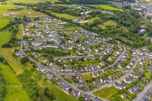BadBerleburg240710059 | Luftbild, Haus am Sähling - evangelisches Johanneswerk Pflegeheim, Wohngebiet um den Lerchenweg, Neubau Wohngebiet Am Sengelsberg, hinten die Rothaarklinik, Bad Berleburg, Wittgensteiner Land, Nordrhein-Westfalen, Deutschland
