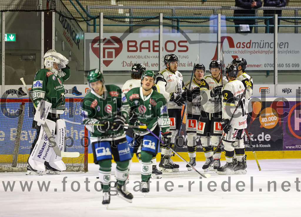 2023-11-17_111_TSV_Erding_gegen_EA_Schongau | Erding, Deutschland, 17.11.2023:
Eishockey, Bayernliga Vorrunde 2023 / 2024, 10. Spieltag, TSV Erding gegen EA Schongau, Endergebnis: 12:4

Foto: Christian Riedel / fotografie-riedel.net