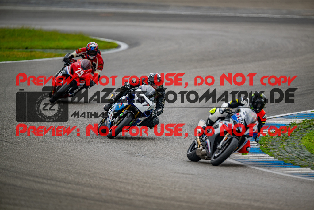 MaZZes_FotoMatrix_240701_6007705_5692 | ROT