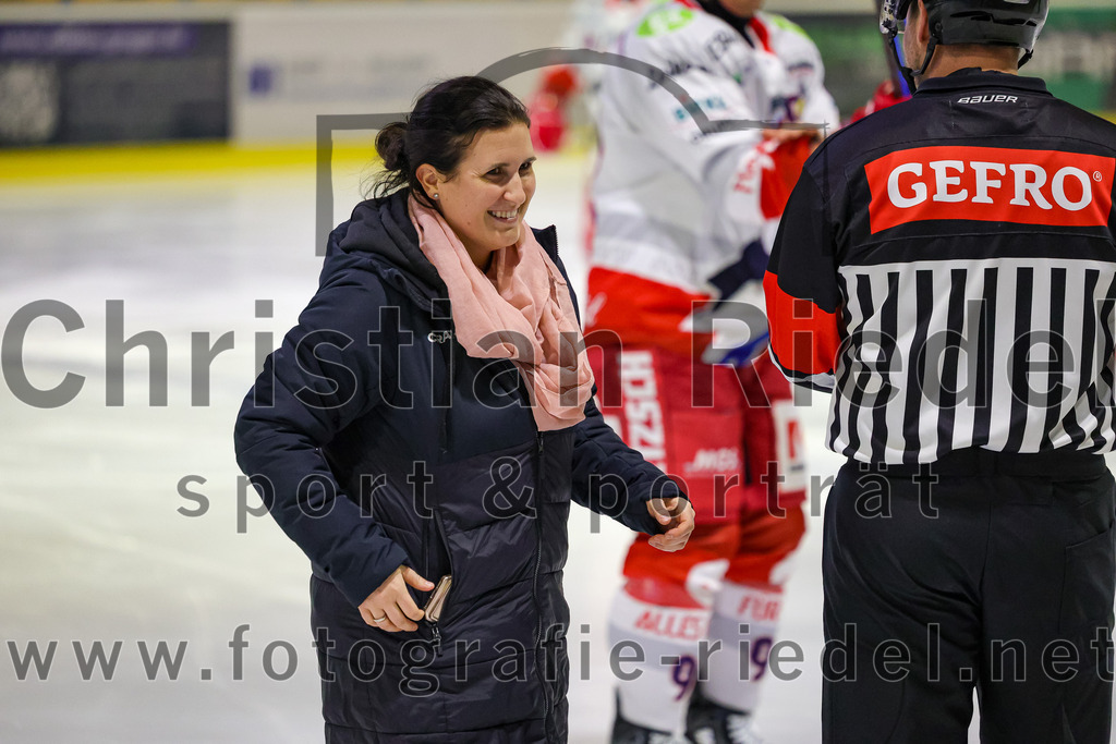 2025-11-16_027_TSV_Erding_gegen_Selber_Woelfe | Erding, Deutschland, 16.11.2025:Eishockey, Oberliga Süd 2025 / 2026, 17. Spieltag, TSV Erding gegen Selber Wölfe, Endergebnis: 3:1Foto: Christian Riedel / fotografie-riedel.net