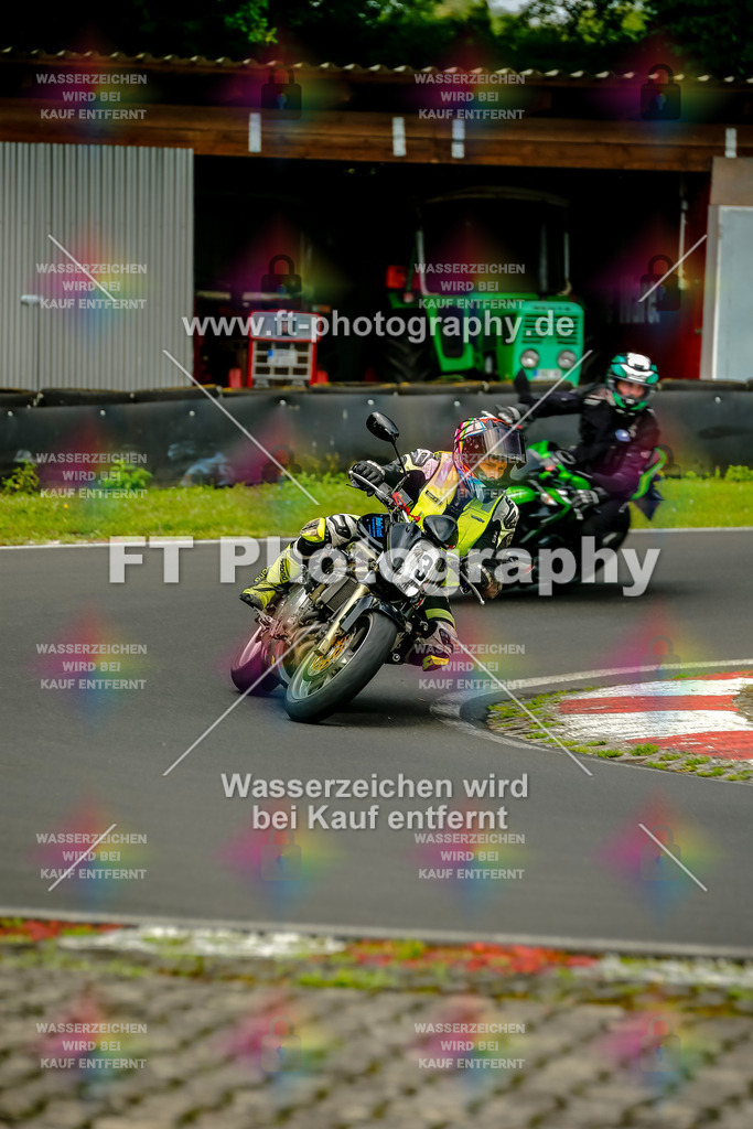 VBK-4357 | Hier findet Ihr Bilder von Touristenfahrten auf der Nürburgring Nordschleife oder von anderen Veranstaltungen die ich besucht habe. Viel Spass beim Durch Schauen 