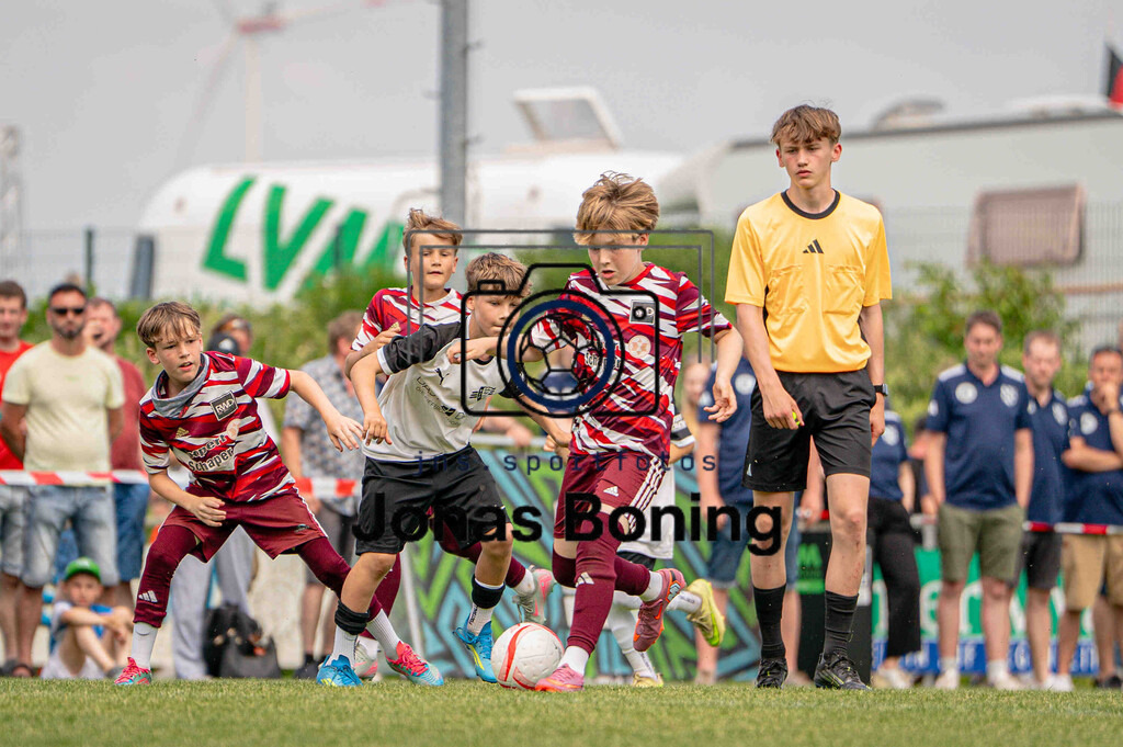 Fußball I E-Junioren I Saison 2025-2026 I OM-Cup Lüsche I Sonntag  I 24646 | jns.sportfotos - Realisiert mit Pictrs.com