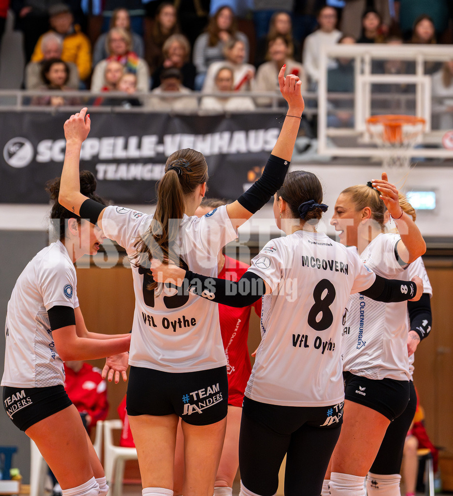 Volleyball I Frauen I Saison 2025-2026 I 2 Bundesliga Pro I 17. Spieltag VFL Oythe - VC Stralsund I 1571 | Jubel beim VFL Oythe  - Realisiert mit Pictrs.com