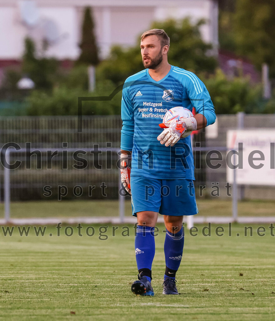 2023-07-20_021_FC_Finsing_gegen_TSV_Wartenberg | Finsing, Deutschland, 20.07.2023:
Fußball, Kreisliga 2023 / 2024, Testspiel, FC Finsing gegen TSV Wartenberg, Endergebnis: 1:0

Torwart Daniel Schröder (FC Finsing, #1)

Foto: Christian Riedel / fotografie-riedel.net