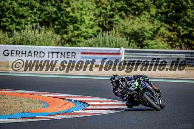 pubi2338 | Professionelle Fotos von Sportveranstaltungen, aber auch Hochzeiten und anderen Events. - Realisiert mit Pictrs.com