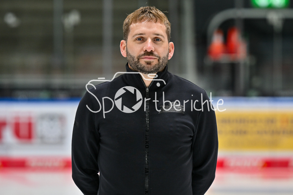 Augsburger Panther 2025/26 | im Bild Ferdinand MERCKX - Physiotherapie / Einzelfoto / Freisteller / Media Day Augsburger Panther: Curt-Frenzel Stadion am 06.08.2025