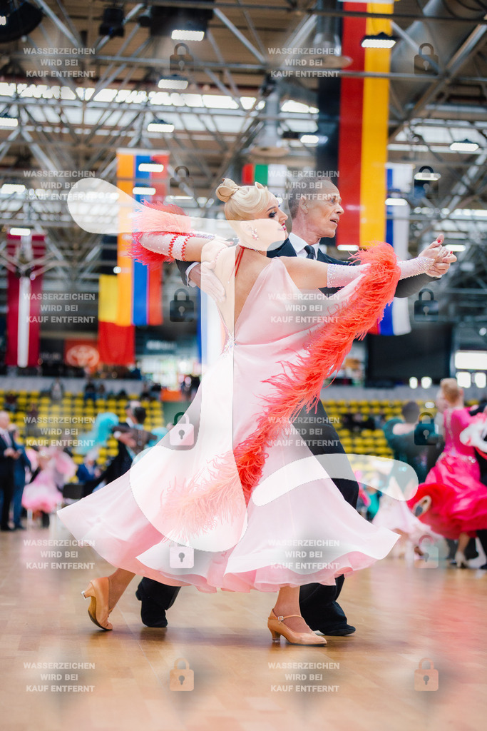 Hessen Tanzt WDSF Open Senior III Standard 11th (243) Bernhard Fuss _ Sonja Fuss (TTC Rot-Weiß Freiburg)-2025-05-17-8381 | Webshop for digital downloads and prints of dance sport, event & show photographer Julian Link - Realisiert mit Pictrs.com