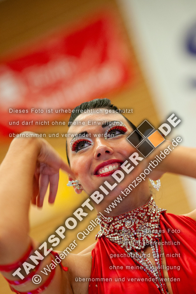 20090418-02954 | Hier finden Sie Tanz Bilder vom Latein und Standard Formationen tanzen. Sportbilder vom Tanzsport. Schöne Fotos und von Weltmeisterschaft, Europameisterschaft, Bundesliga, Regionalliga, Oberliga und Landesliga sowie von GOC Stuttgart, DanceComp, WM Bremen