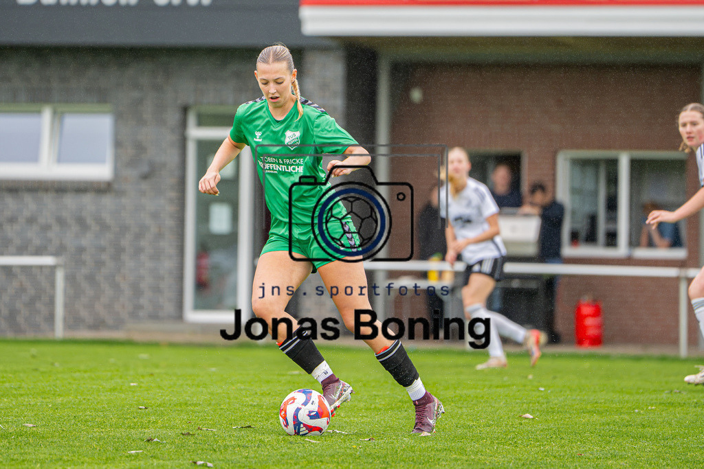 Fußball I Frauen I Saison 2026-2027 I Oberliga Niedersachsen I 2. Spieltag I DSJ SV Bunnen - TuS Büppel I 1653 | jns.sportfotos - Realisiert mit Pictrs.com