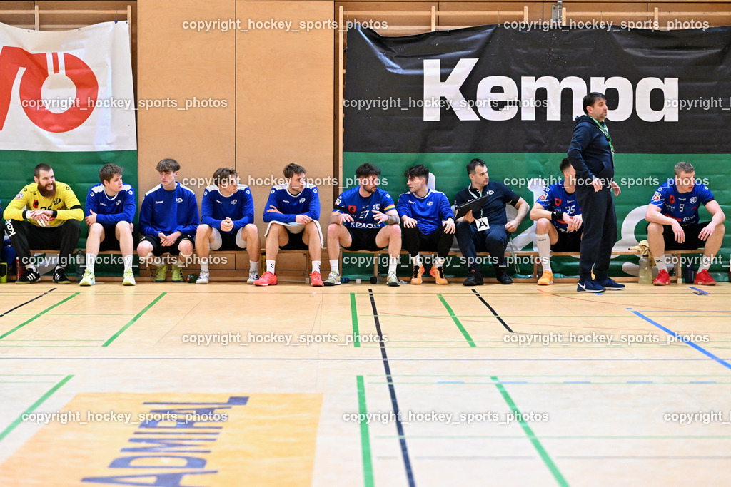 SC Ferlach vs. FÖRTHOF UHK KREMS | Spielerbank SC Ferlach, Headcoach SC Ferlach BEGUS Robert, SC Ferlach vs. FÖRTHOF UHK KREMS, SC Ferlach vs. FÖRTHOF UHK KREMS am 08.02.2025 in Ferlach (Ballspielhalle Ferlach), Austria, (Photo by Bernd Stefan)