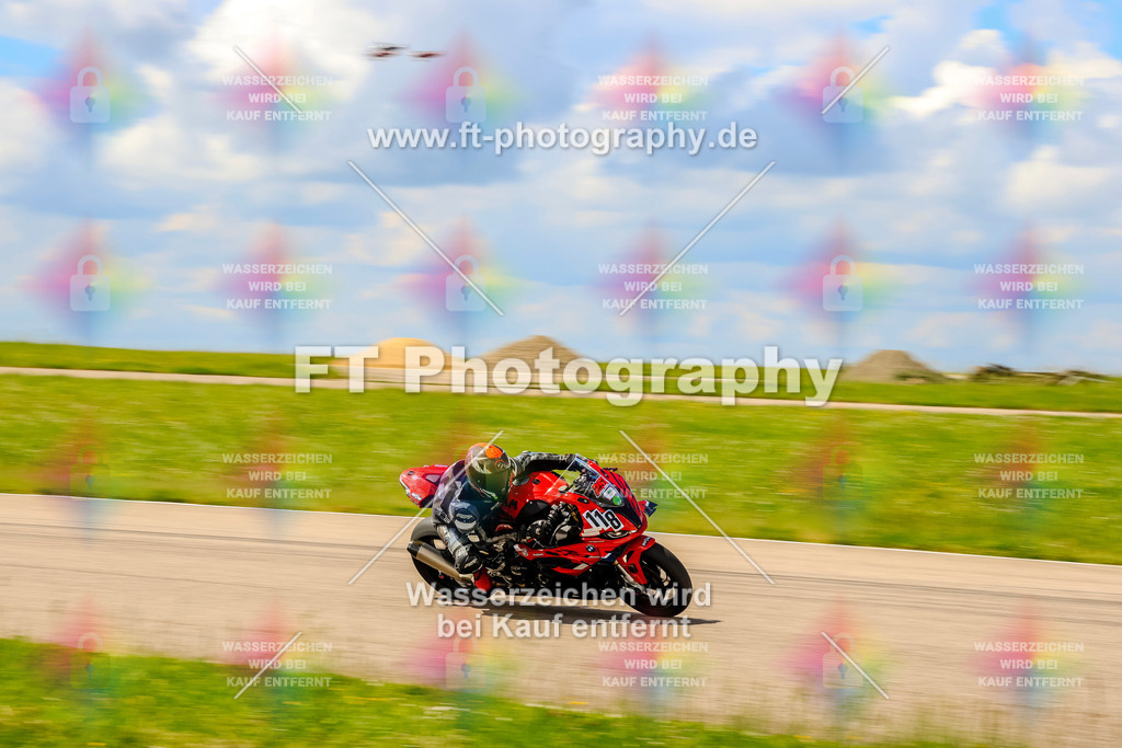 MotoTeam-0524 | Hier findet Ihr Bilder von Touristenfahrten auf der Nürburgring Nordschleife oder von anderen Veranstaltungen die ich besucht habe. Viel Spass beim Durch Schauen 