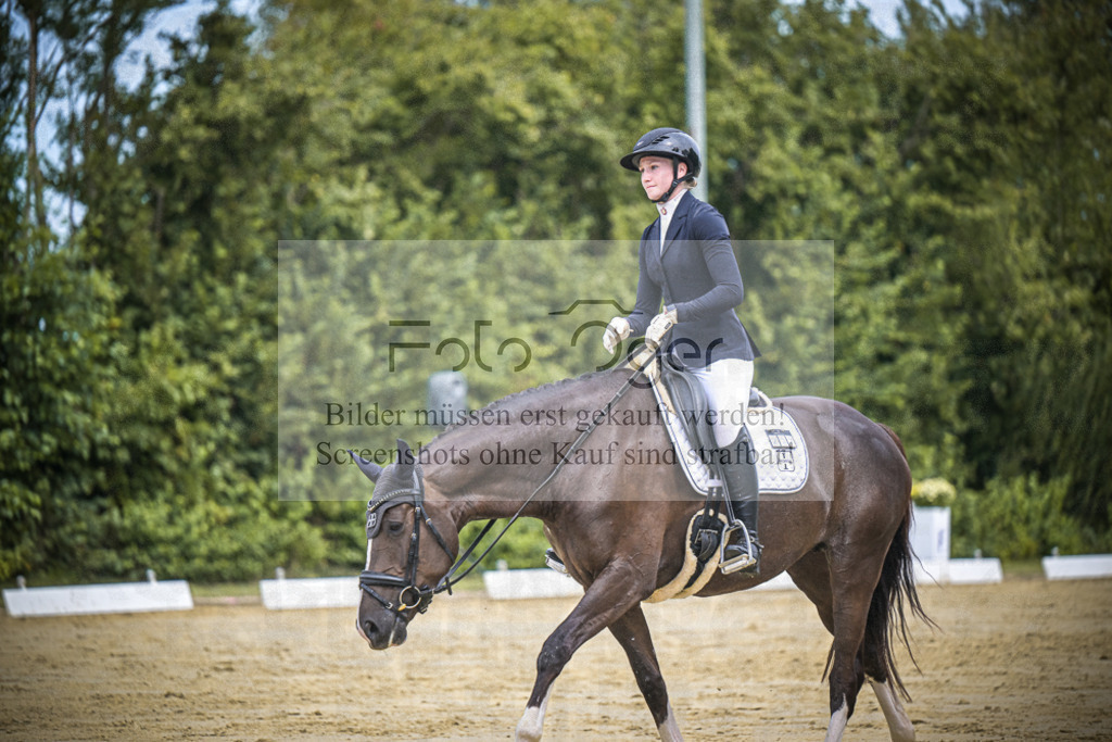 DOS_1926 | Entdecke hochwertige Reitturnierfotos von Foto Oger. Professionell, emotional und authentisch – jetzt Lieblingsmomente im Shop bestellen.Deutschlandweite Turnierfotografie. - Realisiert mit Pictrs.com