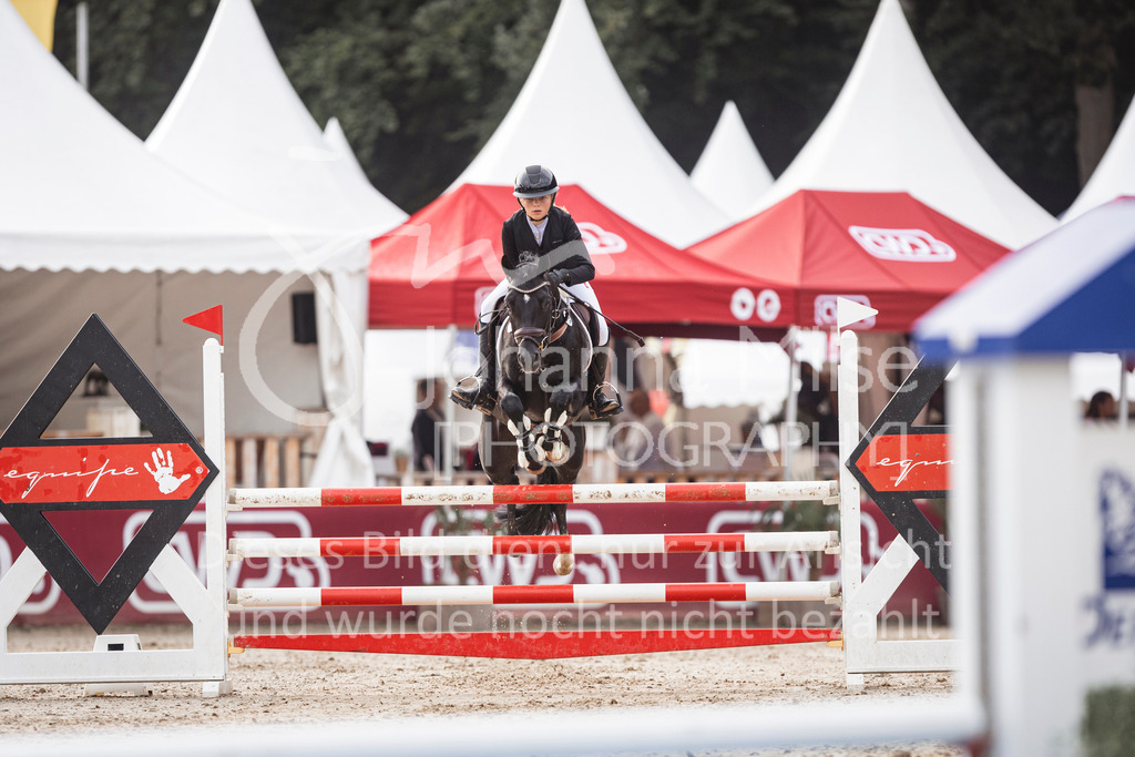 240906_BuCha_PonyA-5j-162 | Deine schönsten Turniermomente als professionelle Fotos! Entdecke hochwertige Pferdesport-Fotografie im Online-Shop. Jetzt Fotos finden & bestellen!