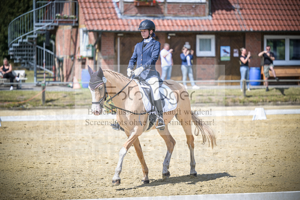 DOS_5866 | Entdecke hochwertige Reitturnierfotos von Foto Oger. Professionell, emotional und authentisch – jetzt Lieblingsmomente im Shop bestellen.Deutschlandweite Turnierfotografie. - Realisiert mit Pictrs.com