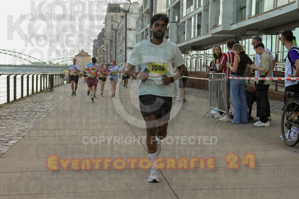 250920_1452_EX1_8004 | Sportfotografie im Rhein-Sieg Kreis, Köln, Bonn, NRW, Rheinland Pfalz, Hessen, etc. Unser Tätigkeitsfeld umfasst den Laufsport vom Volkslauf über den Marathon, Duathlon, Triathon bis zum Ultralauf wie Kölnpfad Ultra oder Schindertrail.