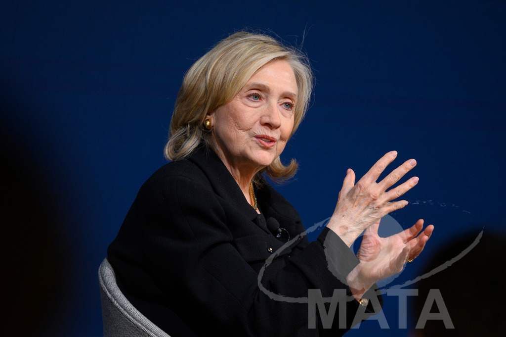 _DWI3181 | Die US-Politikerin Hillary Clinton auf der Veranstaltung Bridging Scholarship and Statecraft im Rahmen der Münchner Sicherheitskonferenz 2026. München, 13.02.2026 Bayern Deutschland  - Realisiert mit Pictrs.com